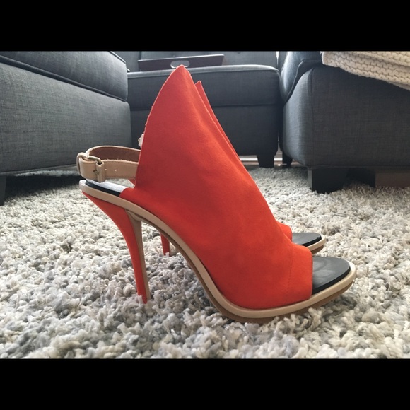 Balenciaga Peep-Toe Heeled Sandals - Picture 5 of 7